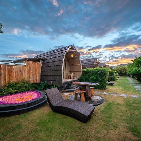 Tegal Bamboo Cottages & Private Hot Spring Baturaja  Dış mekan fotoğraf