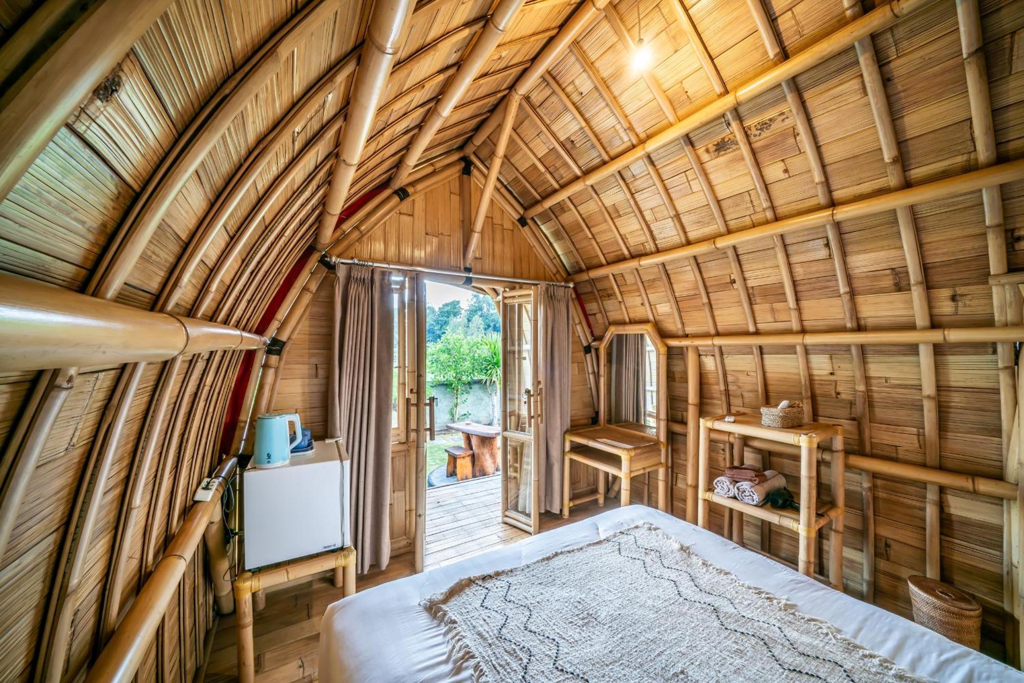 Tegal Bamboo Cottages & Private Hot Spring Baturaja  Dış mekan fotoğraf