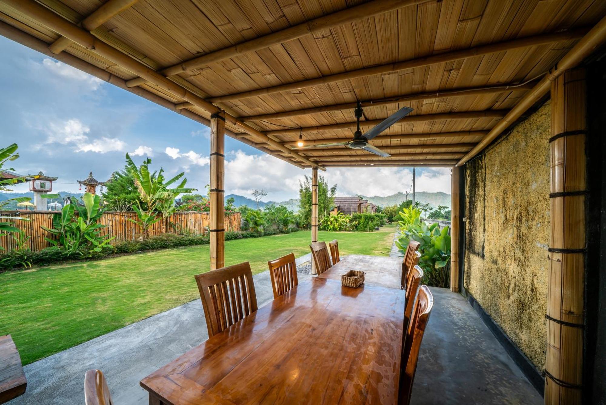 Tegal Bamboo Cottages & Private Hot Spring Baturaja  Dış mekan fotoğraf